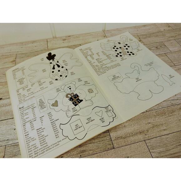 Angel Babies 19 Adorable‎ Ornaments All Seasons Suzanne McNeill Design 1995 Vtg - Picture 5 of 6